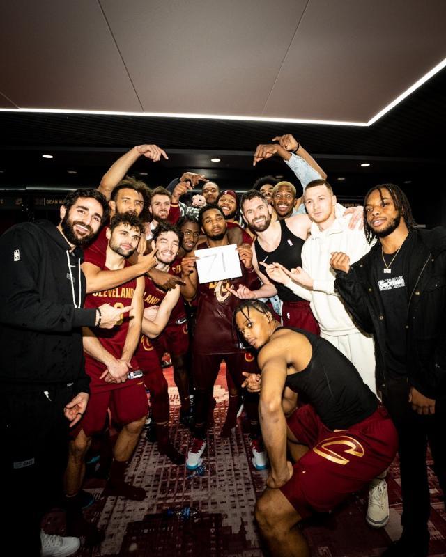 1672726838254099582.jpg FlhUlKGXgAIn4es.jpg