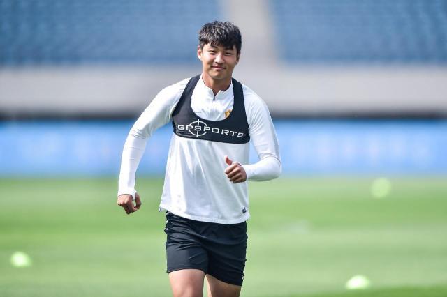 开云-郭田雨摘金童提升自信 99国青金童奖“帽子戏法”